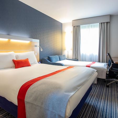 Holiday Inn Express Dunfermline By Ihg Exteriör bild
