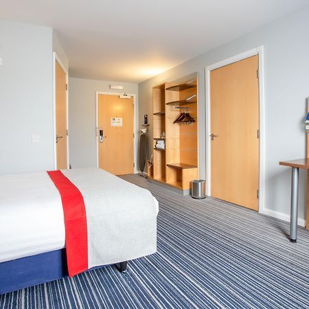 Holiday Inn Express Dunfermline By Ihg Exteriör bild