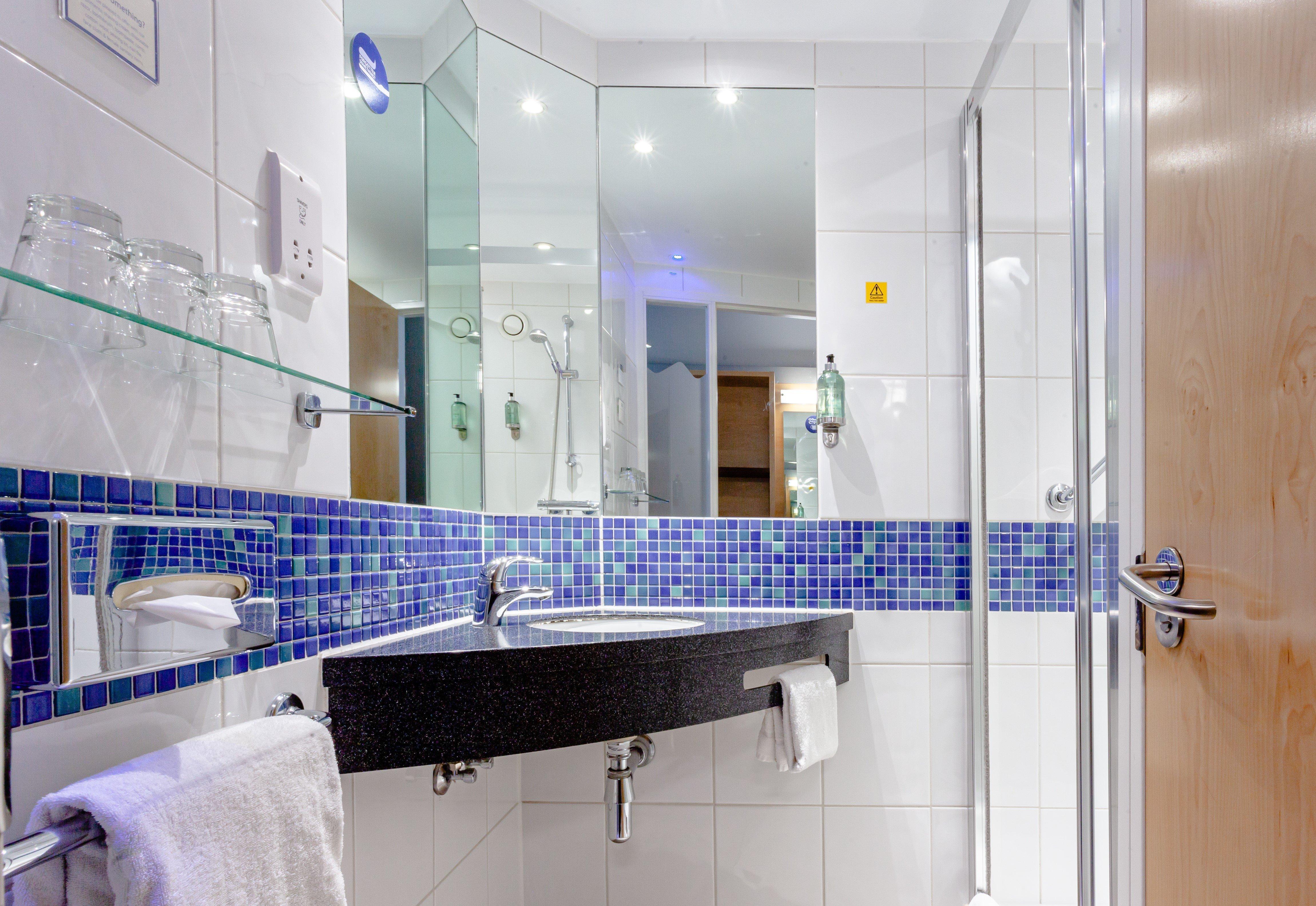 Holiday Inn Express Dunfermline By Ihg Exteriör bild