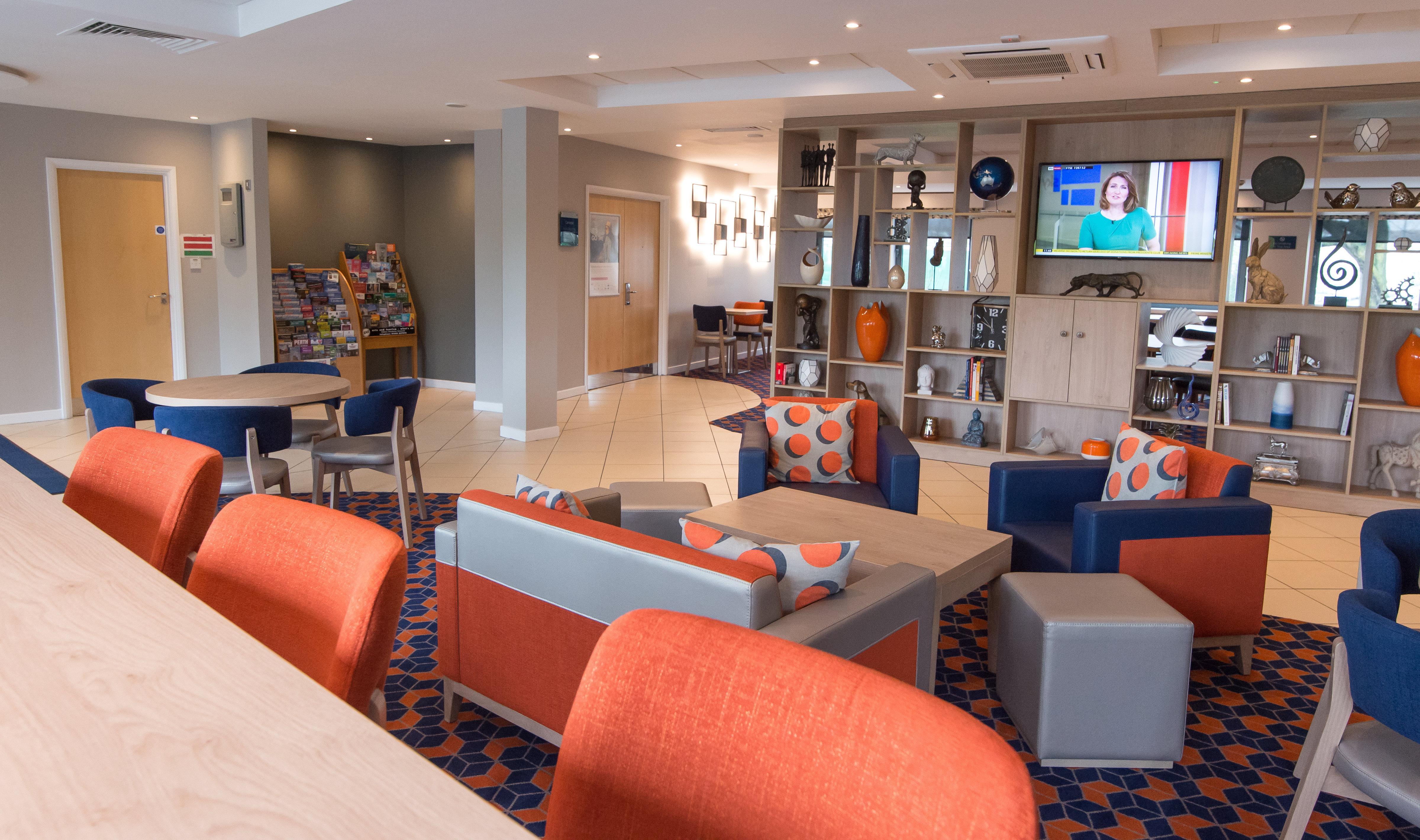 Holiday Inn Express Dunfermline By Ihg Exteriör bild