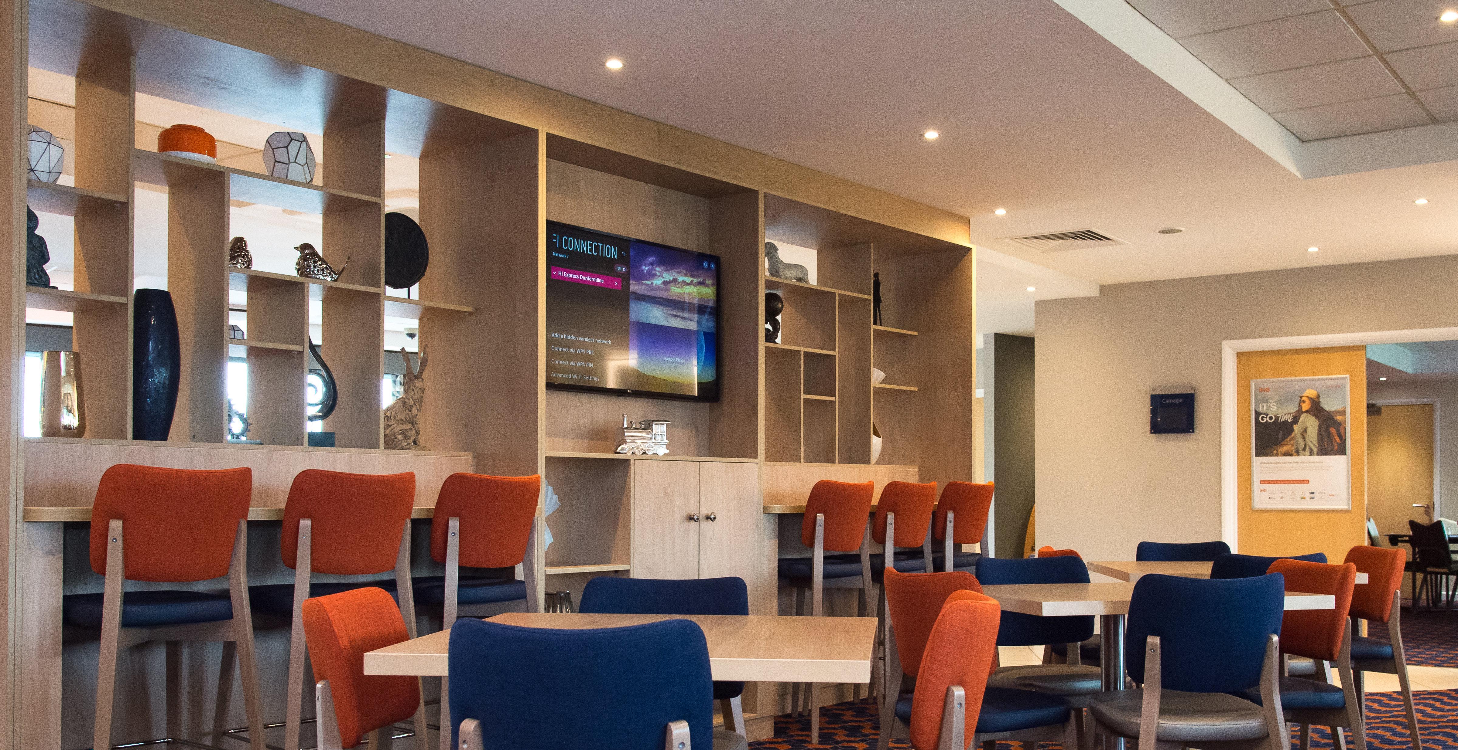 Holiday Inn Express Dunfermline By Ihg Exteriör bild