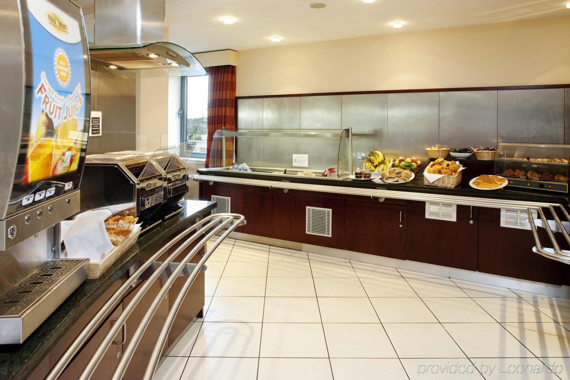 Holiday Inn Express Dunfermline By Ihg Exteriör bild